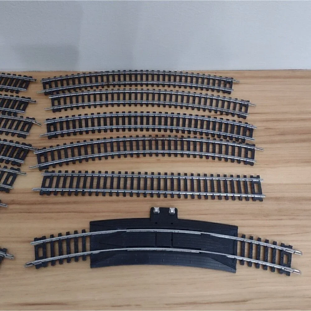 Lot Of 13 Feller Garnet Italy HO Scale Model Train Tracks Curved Staright
